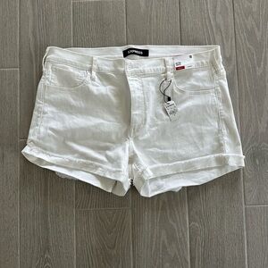 🍁Express white shorts